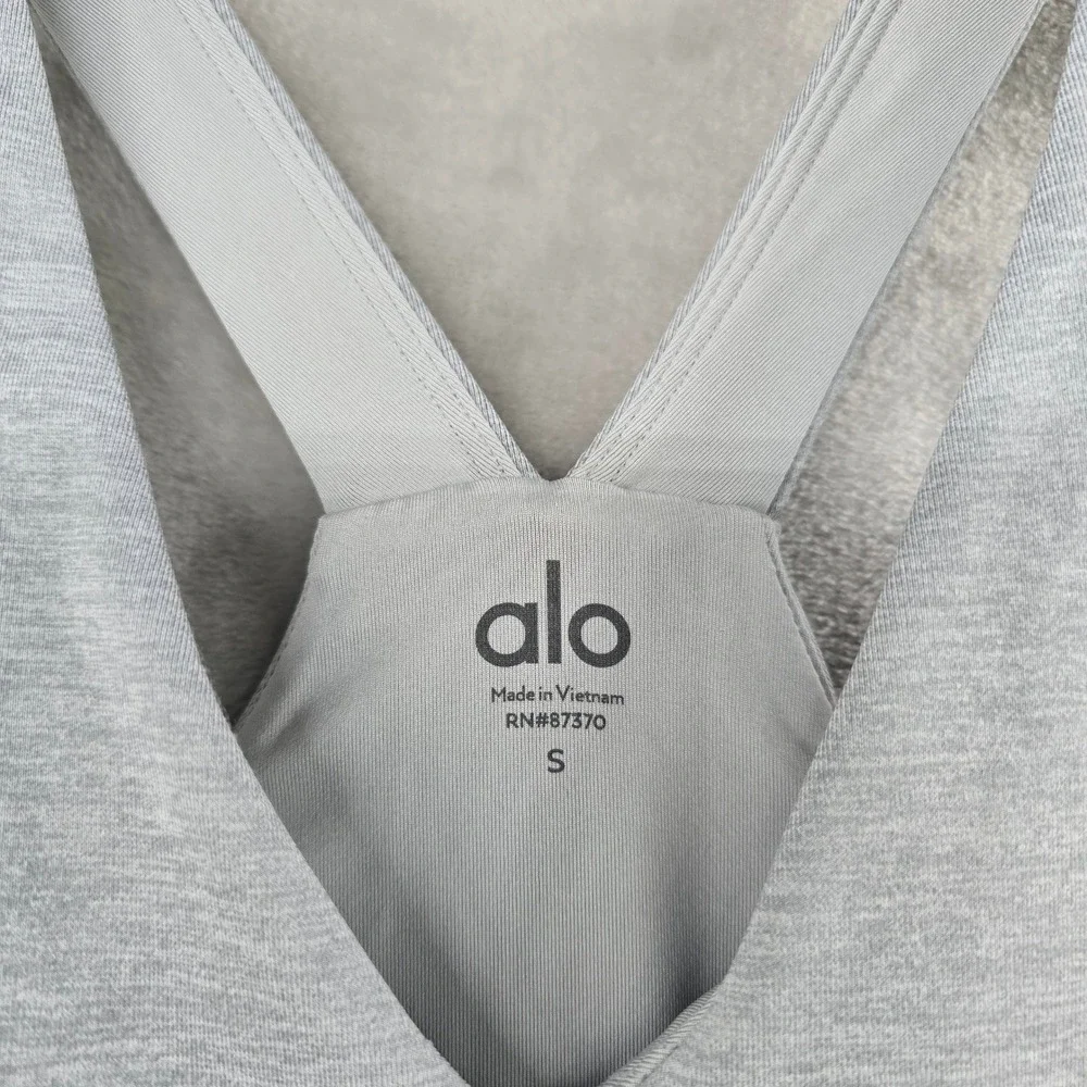 Alo Women S Airbrush Real Dress Gray Heathered V-Neck Racerback Built-in Shorts